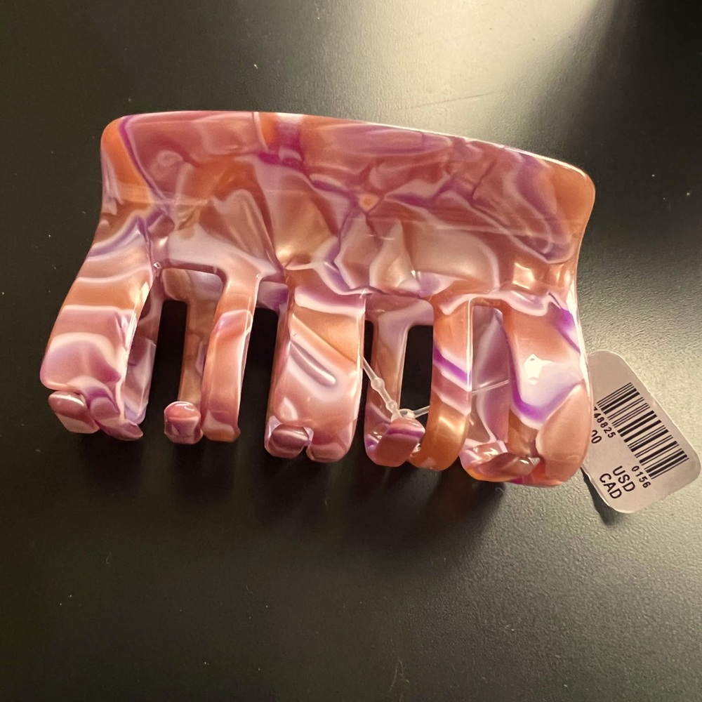 NWT Urban Outfitters Claw Clip